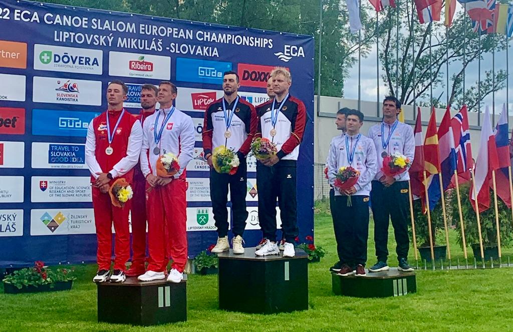 Miquel Travé, Ander Elosegi y Luis Fernández se cuelgan el bronce en el C1 por equipos del Campeonato de Europa ECA de Slalom