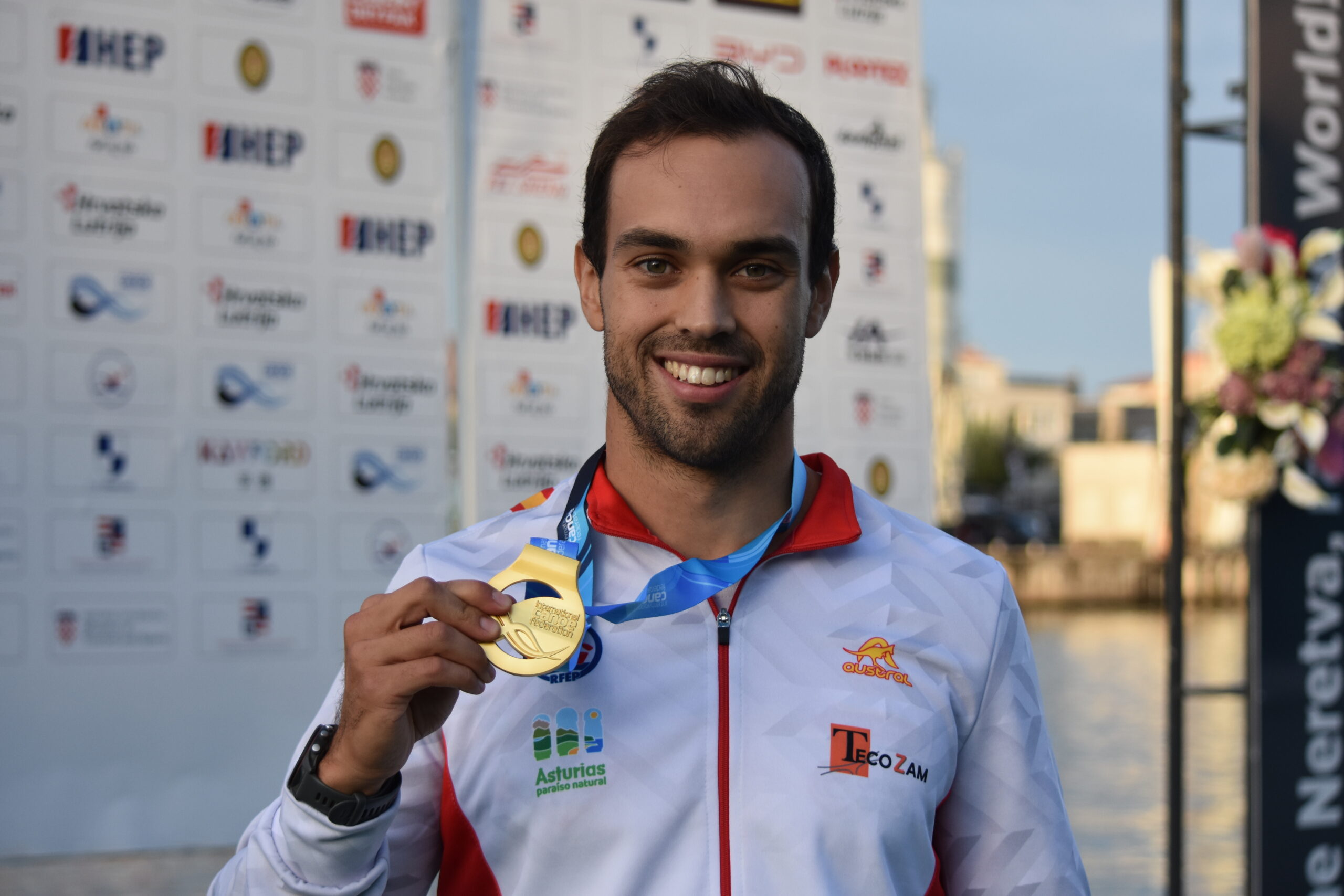 Un oro y tres bronces para empezar el mundial de Maratón