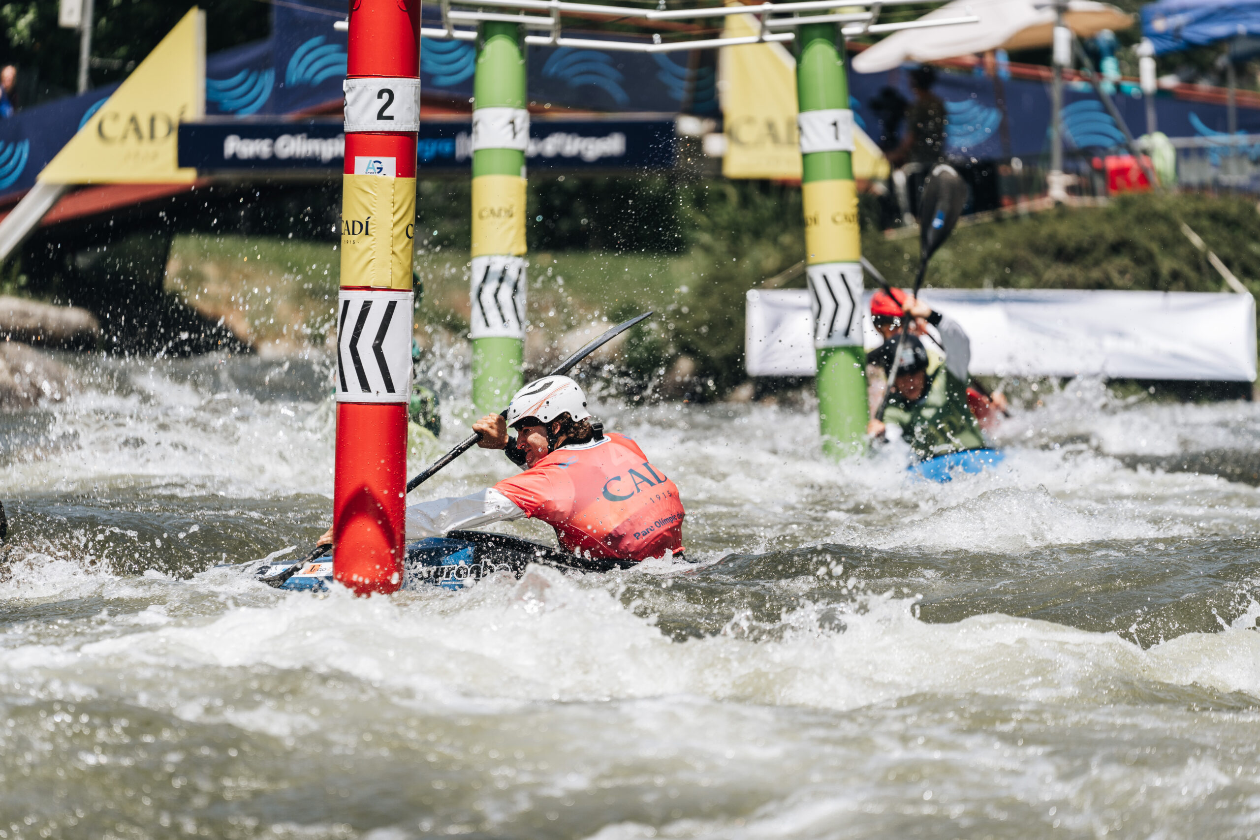 Manu Ochoa vuelve a dar a España otra medalla en el Kayak Cross de Praga