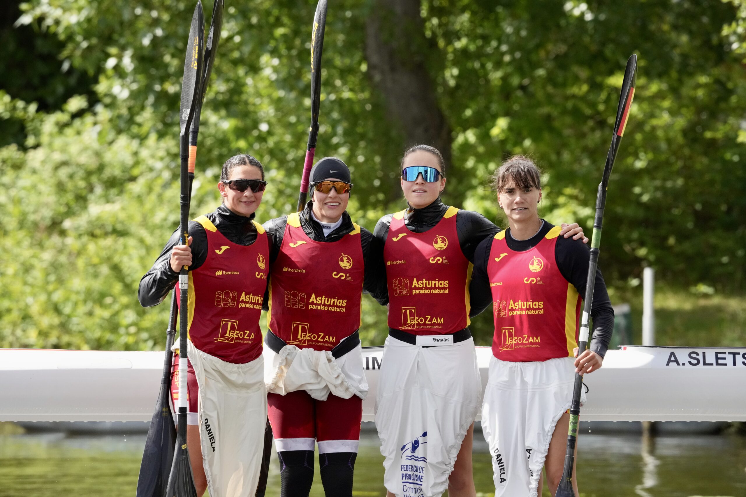 Ni el frío ni la lluvia pueden con el equipo español