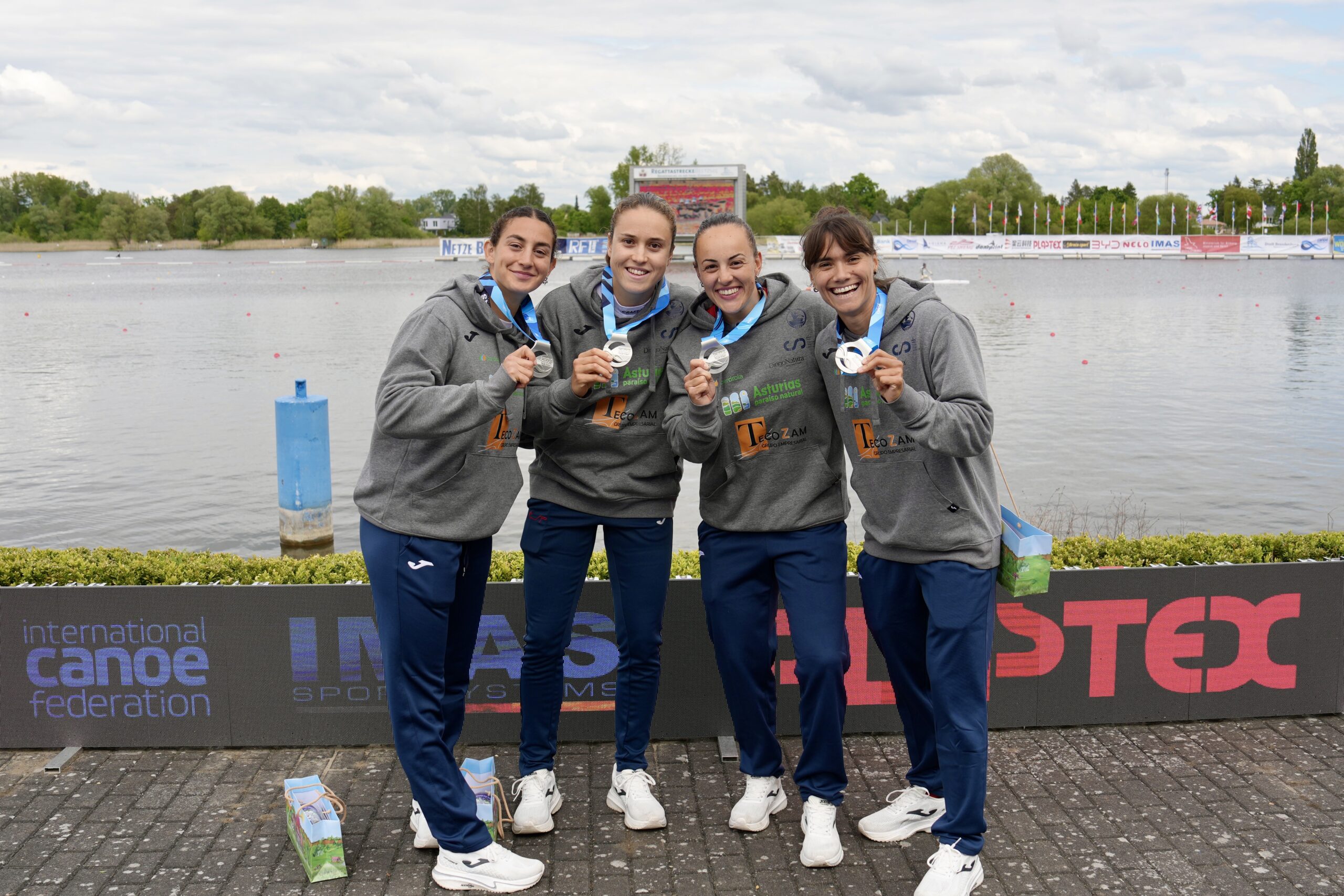 El K4 femenino sigue triunfando, Viktoria y Àngels vuelven al podio y Graña cambia el bronce por la plata