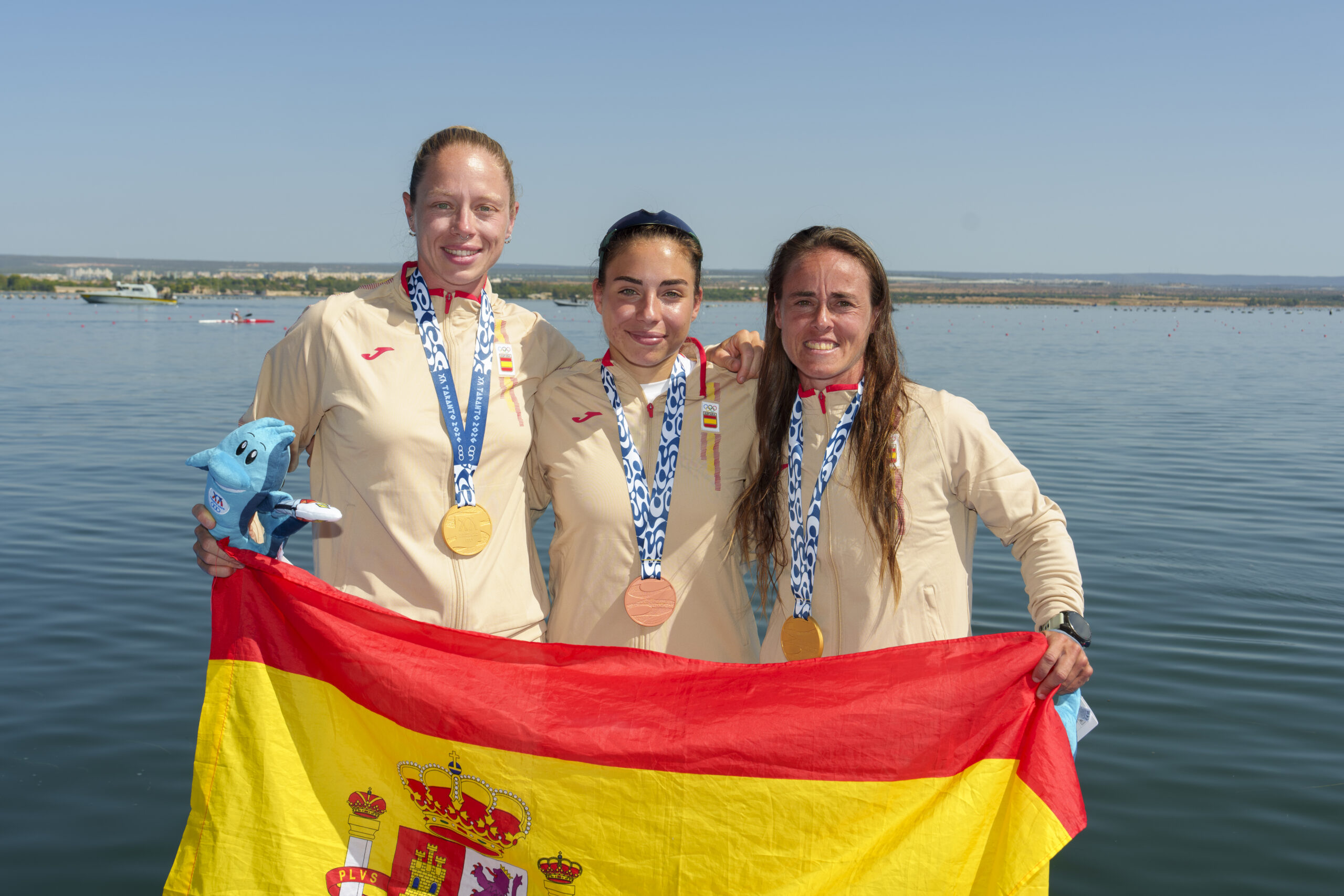 El piragüismo termina los Juegos del Mediterráneo con el oro de Isabel Contreras y Miriam Vega en K2 500 y el bronce de Valeria Oliveira en C1 200