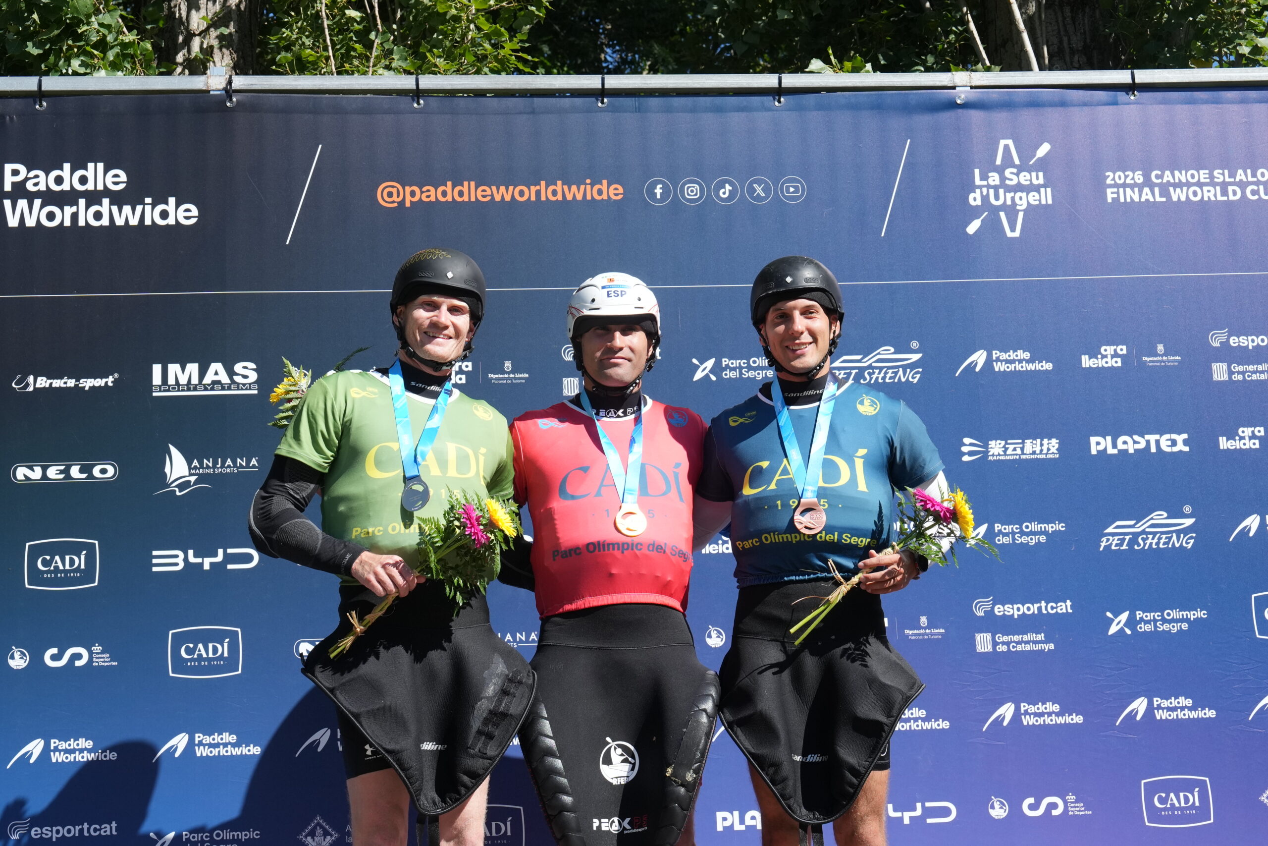Manuel Ochoa se corona campeón en la Copa del mundo Final de Kayak Cross